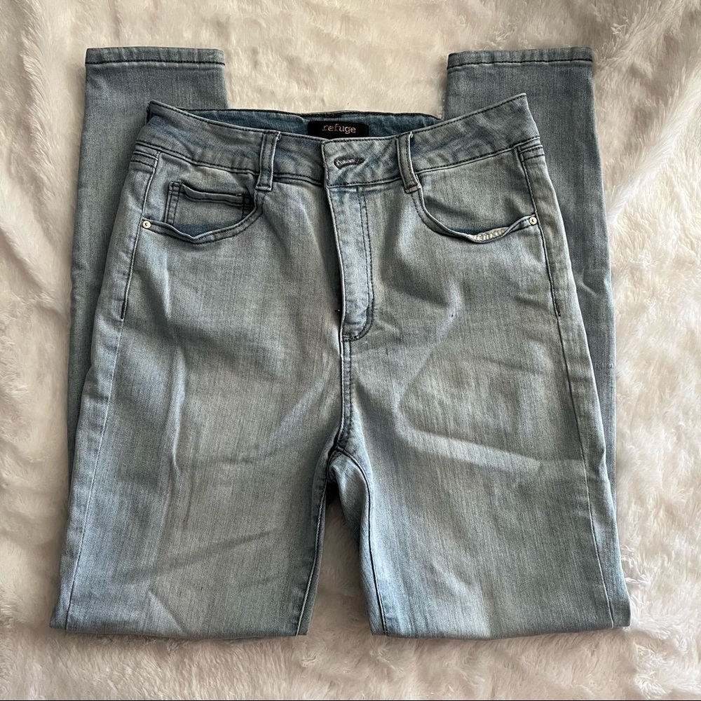 Light Wash Skinny Jeans